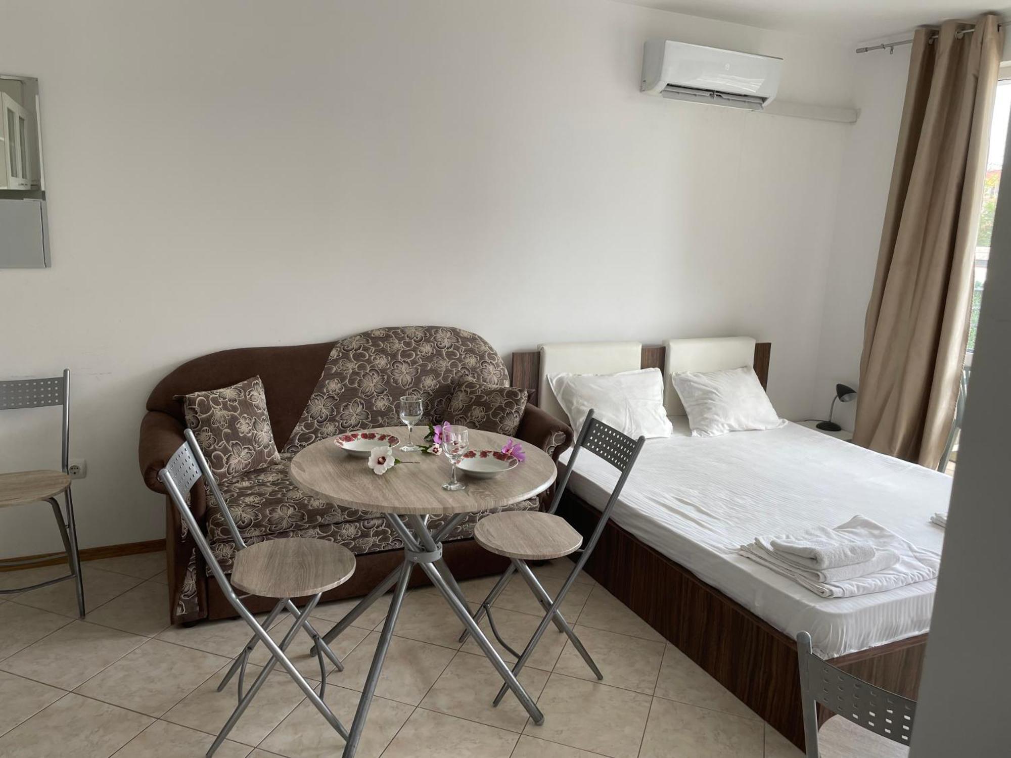 Studio Festival Pomorie Luaran gambar