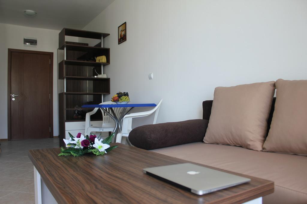 Studio Festival Pomorie Luaran gambar